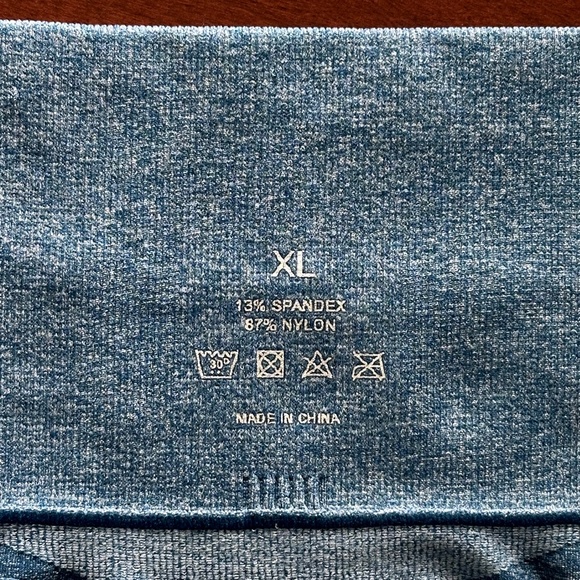 NVGTN Pro Seamless Shorts in Slate Blue Size XL - Picture 7 of 8